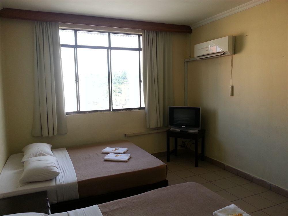 Hotel Iskandar Kota Kinabalu Exterior foto