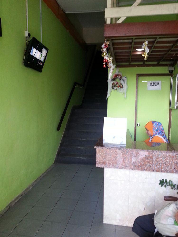 Hotel Iskandar Kota Kinabalu Exterior foto